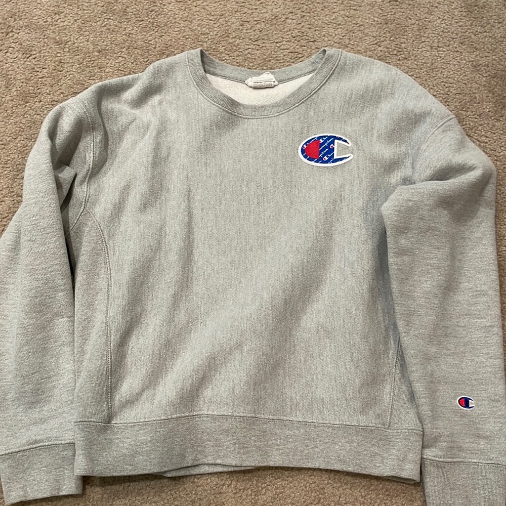Champion Crewneck in size large.